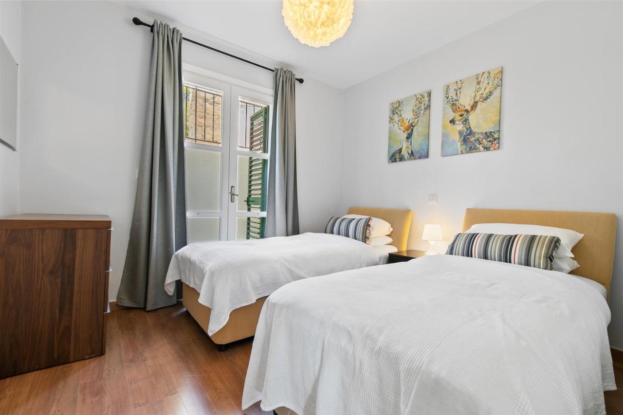 2 Bedroom Apartment Avdimou With Stunning Sea Views, Aphrodite Hills Resort Kouklia Bagian luar foto
