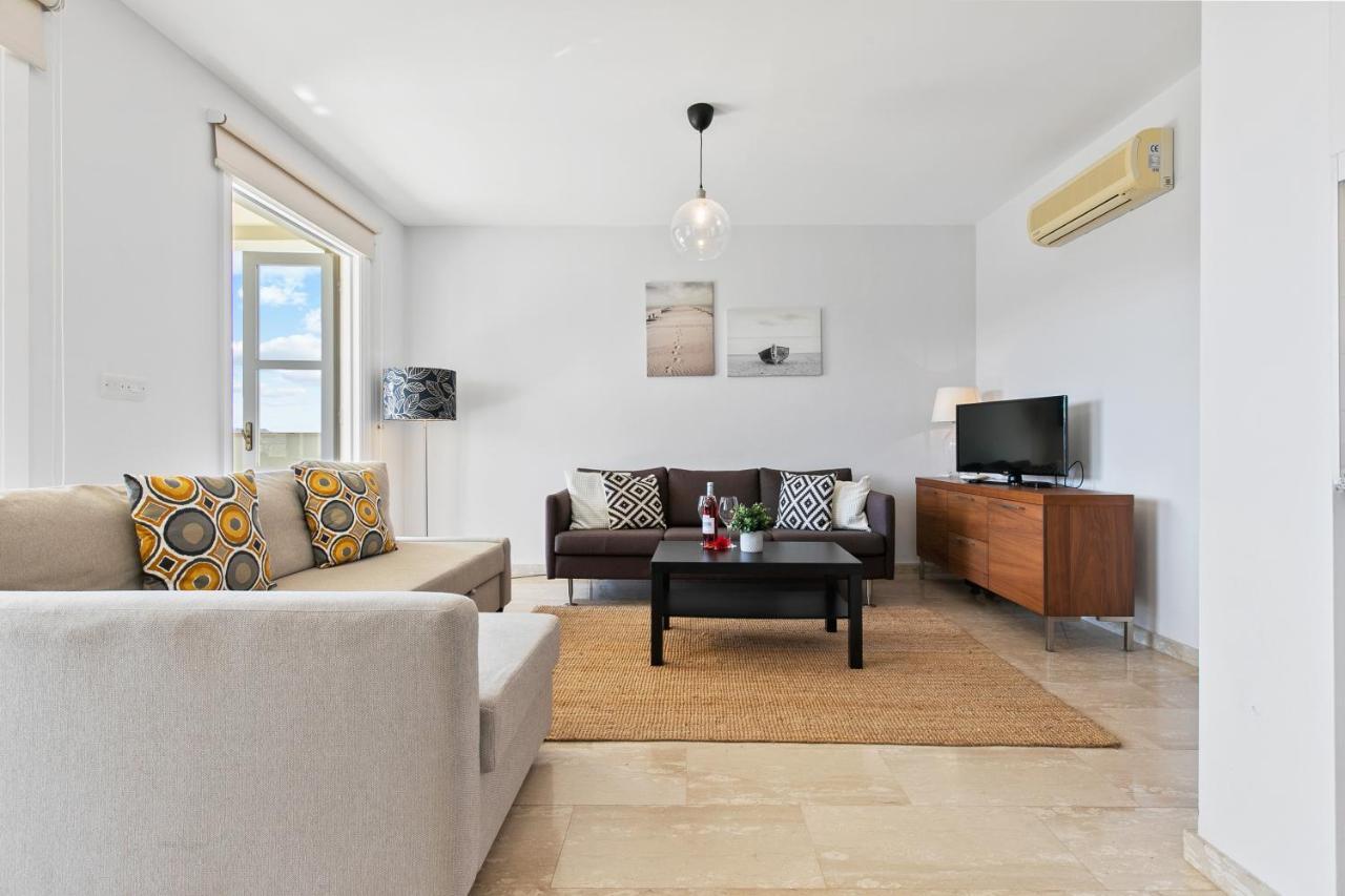 2 Bedroom Apartment Avdimou With Stunning Sea Views, Aphrodite Hills Resort Kouklia Bagian luar foto