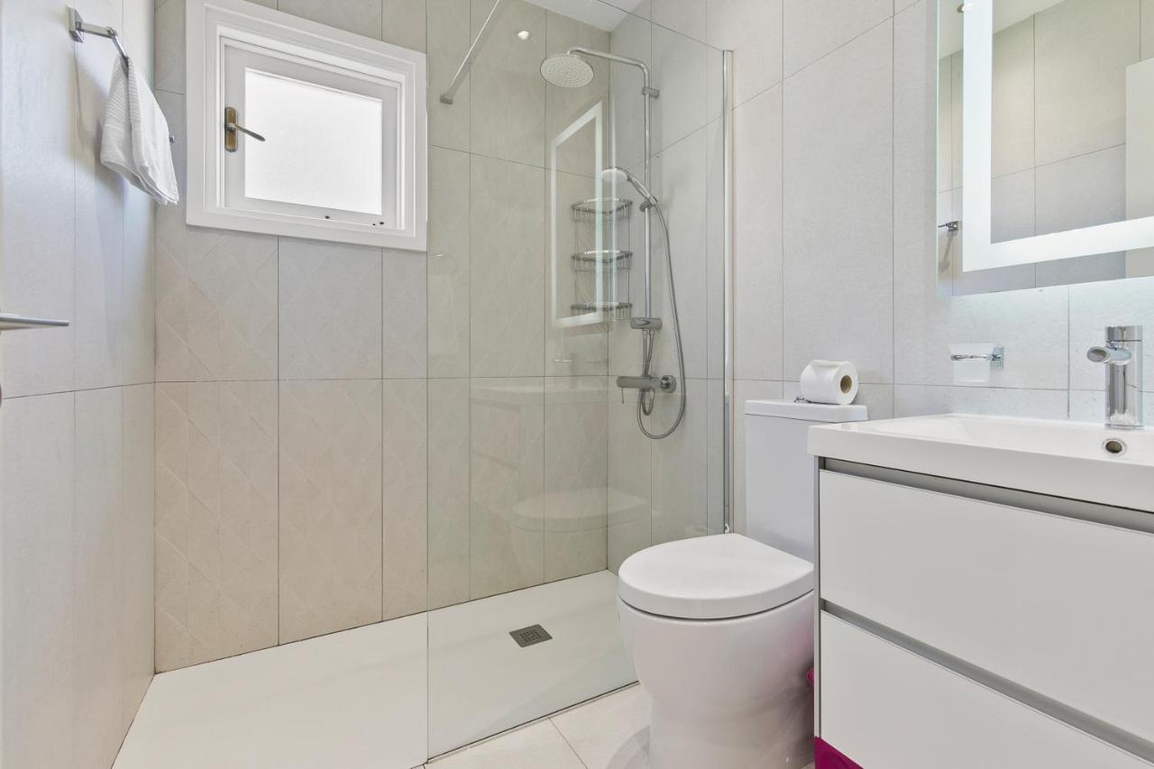 2 Bedroom Apartment Avdimou With Stunning Sea Views, Aphrodite Hills Resort Kouklia Bagian luar foto