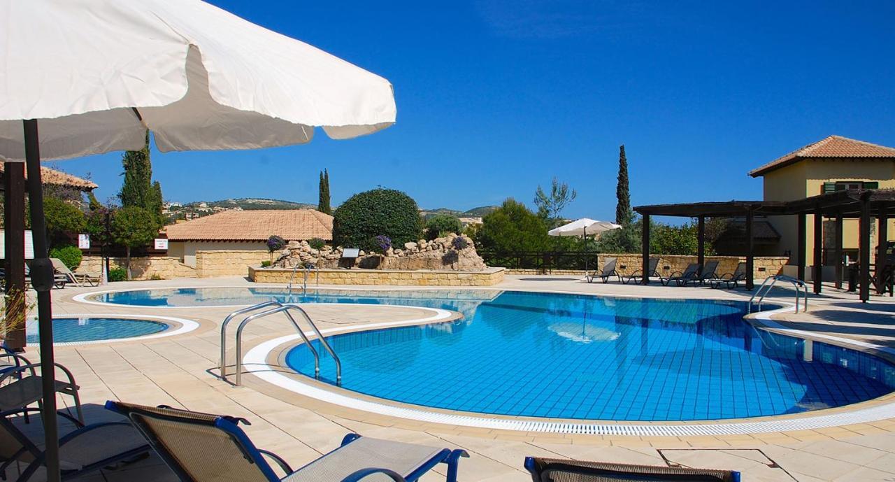 2 Bedroom Apartment Avdimou With Stunning Sea Views, Aphrodite Hills Resort Kouklia Bagian luar foto