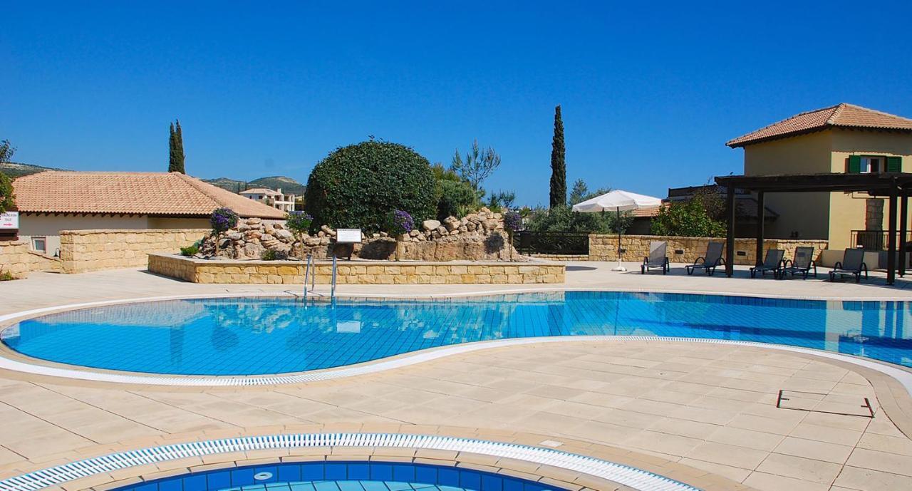 2 Bedroom Apartment Avdimou With Stunning Sea Views, Aphrodite Hills Resort Kouklia Bagian luar foto