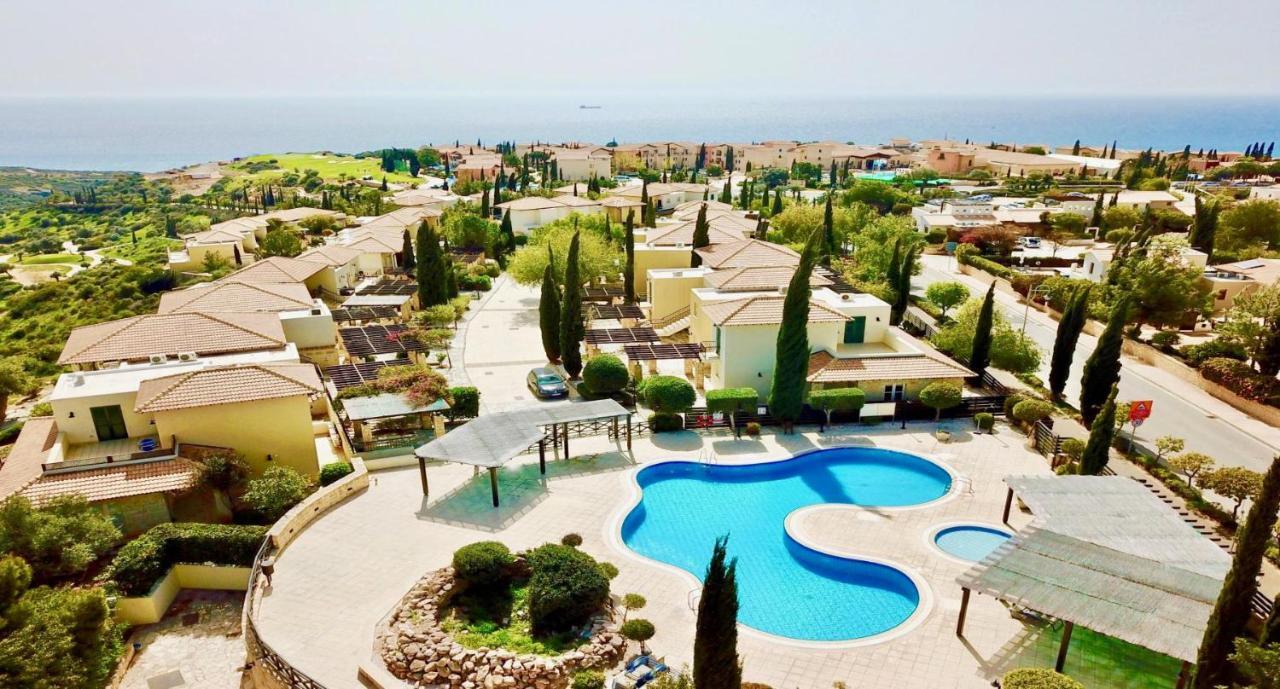 2 Bedroom Apartment Avdimou With Stunning Sea Views, Aphrodite Hills Resort Kouklia Bagian luar foto